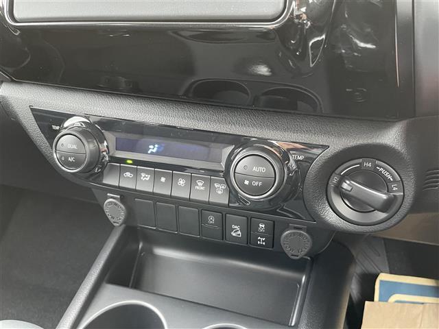 ハイラックス Ｚ　登録済未使用車　４ＷＤ　ターボ　トヨタセーフティセンス　純正アルミホイール　クルーズコントロール　スマートキー　プッシュスタート　バックカメラ　ＬＥＤヘッドライト　電動ミラー　コーナーセンサー（10枚目）