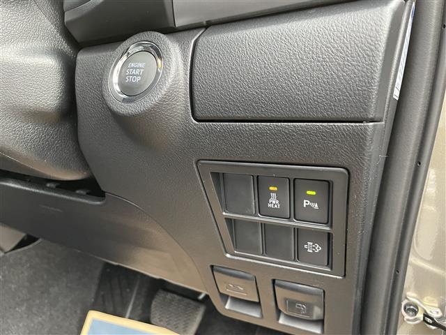 ハイラックス Ｚ　登録済未使用車　４ＷＤ　ターボ　トヨタセーフティセンス　純正アルミホイール　クルーズコントロール　スマートキー　プッシュスタート　バックカメラ　ＬＥＤヘッドライト　電動ミラー　コーナーセンサー（11枚目）
