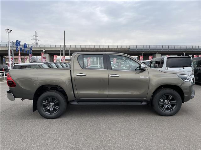 ハイラックス Ｚ　登録済未使用車　４ＷＤ　ターボ　トヨタセーフティセンス　純正アルミホイール　クルーズコントロール　スマートキー　プッシュスタート　バックカメラ　ＬＥＤヘッドライト　電動ミラー　コーナーセンサー（19枚目）