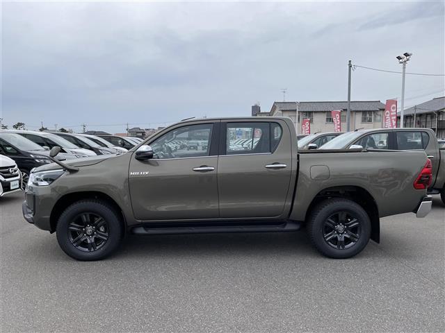ハイラックス Ｚ　登録済未使用車　４ＷＤ　ターボ　トヨタセーフティセンス　純正アルミホイール　クルーズコントロール　スマートキー　プッシュスタート　バックカメラ　ＬＥＤヘッドライト　電動ミラー　コーナーセンサー（21枚目）