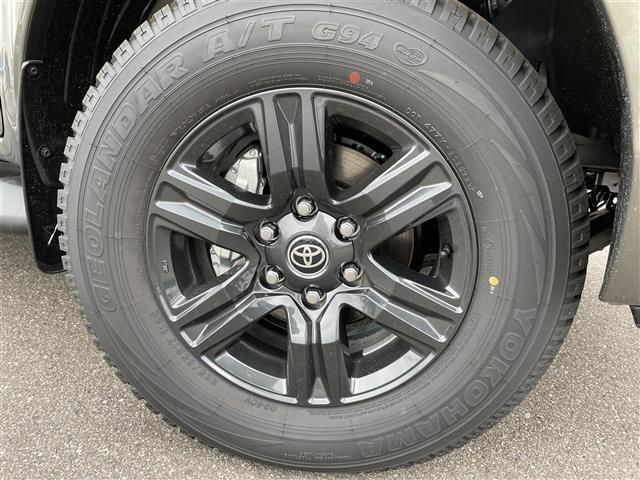 ハイラックス Ｚ　登録済未使用車　４ＷＤ　ターボ　トヨタセーフティセンス　純正アルミホイール　クルーズコントロール　スマートキー　プッシュスタート　バックカメラ　ＬＥＤヘッドライト　電動ミラー　コーナーセンサー（22枚目）