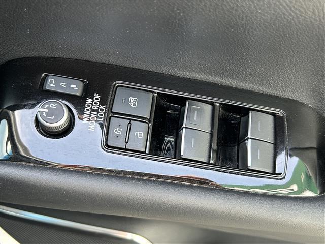 アルファード ２．５Ｓ　Ｃパッケージ　純正ディーラーナビ　ツインムーンルーフ　１２インチ後席モニター　デジタルインナーミラー　両側パワースライドドア　バックカメラ　ドラレコ　クリアランスソナー　ブラインドスポットモニター　衝突軽減システム（16枚目）