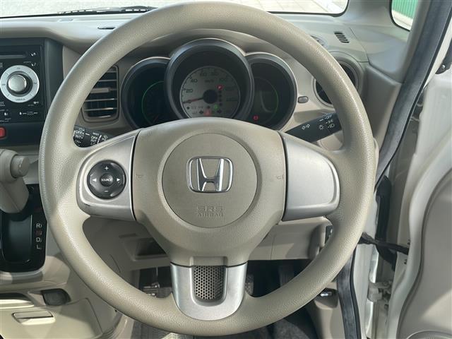 N-BOX G 純正オーディオ(WX-128CU)(AM/FM/CD)/ワンオーナー/社外13インチアルミホイール/横滑り防止装置/アイドリングストップ/両側スライドドア/スマートキー/プッシュスタート(4枚目)