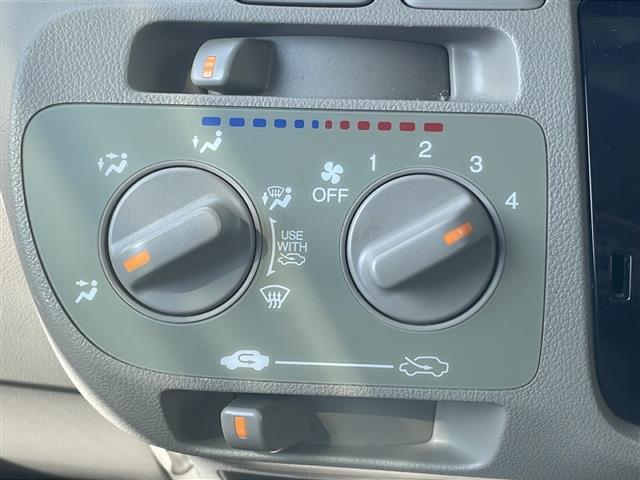 N-BOX G 純正オーディオ(WX-128CU)(AM/FM/CD)/ワンオーナー/社外13インチアルミホイール/横滑り防止装置/アイドリングストップ/両側スライドドア/スマートキー/プッシュスタート(10枚目)