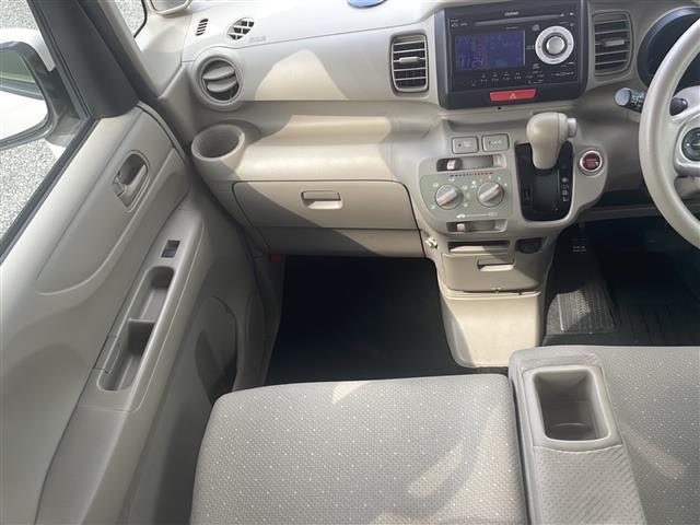 N-BOX G 純正オーディオ(WX-128CU)(AM/FM/CD)/ワンオーナー/社外13インチアルミホイール/横滑り防止装置/アイドリングストップ/両側スライドドア/スマートキー/プッシュスタート(22枚目)