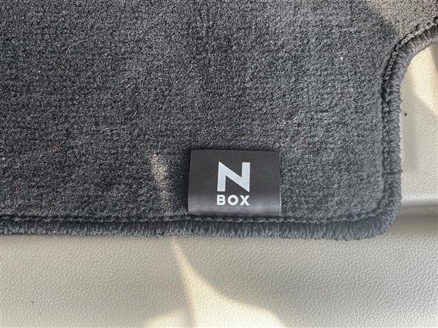 N-BOX G 純正オーディオ(WX-128CU)(AM/FM/CD)/ワンオーナー/社外13インチアルミホイール/横滑り防止装置/アイドリングストップ/両側スライドドア/スマートキー/プッシュスタート(24枚目)