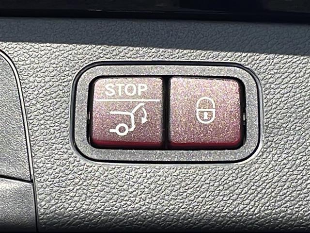 ＧＬＣ ＧＬＣ２２０ｄ　４マチックスポーツ（本革仕様）　純正メーカーオプションナビ（ＡＭ／ＦＭ／ＣＤ／ＤＶＤ／ＳＤ／ＵＳＢ／ＢＴ／フルセグ）／Ｂｕｒｍｅｓｔｅｒサウンドシステム／サンルーフ／ワンオーナー／バック＋フロント＋全方位カメラ／レーダクルコン（11枚目）