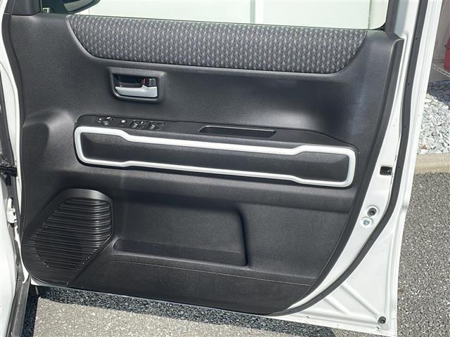 ハスラー ハイブリッドＸターボ　純正ナビ　クルーズコントロール　前席シートヒーター　ＥＴＣ　ＬＥＤヘッドライト　パドルシフト　パーキングセンサー　後席テーブル　衝突軽減ブレーキ　純正１５インチホイール　２トーンカラー（32枚目）