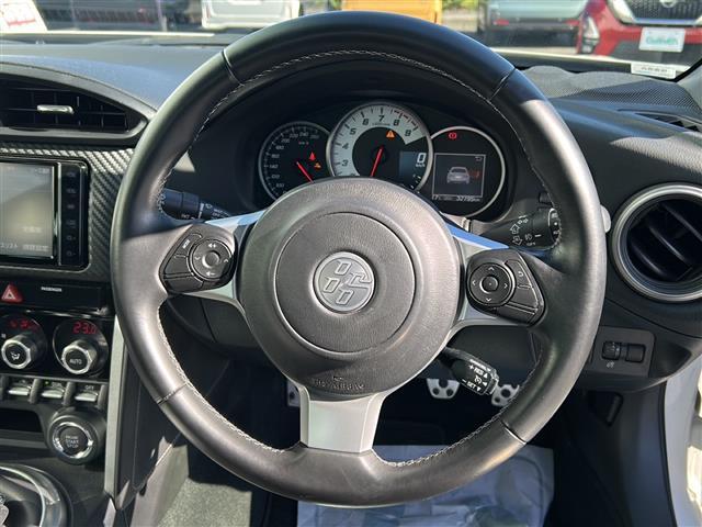 86 GT ☆純正7インチナビ【AM/FM/CD/DVD/SD/BT/フルセグTV】☆バックカメラ☆6速MT☆モデリスタエアロFSR☆柿本2本出しマフラー☆ブリッツ車高調☆社外ホイールスペーサー(13枚目)