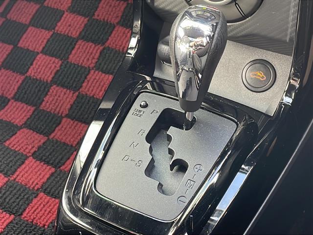 コペン GR スポーツ 16インチBBSホイール/RECAROシート/前後ドライブレコーダー/ターボ/MT付きAT/パドルシフト/シートヒーター/オートライト/LEDヘッドライト/フォグランプ/純正フロアマット(11枚目)