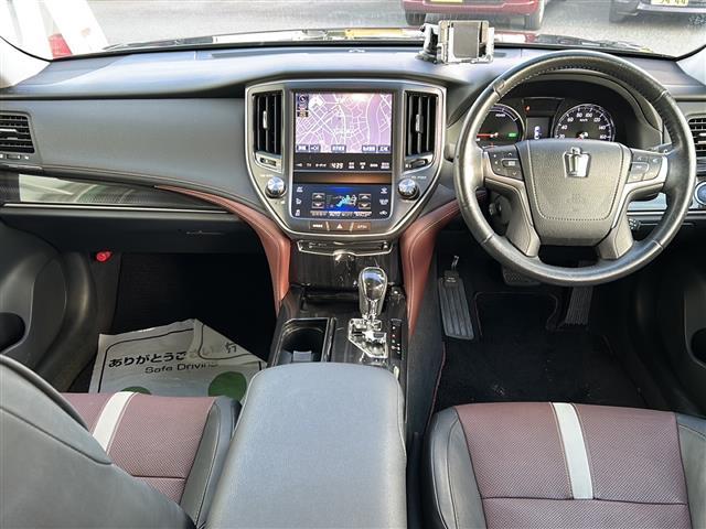 クラウンハイブリッド アスリートS ブラックスタイル ☆メーカーオプションナビ【AM/FM/BT/USB/CD/DVD/ワンセグTV】☆バックカメラ☆サンルーフ☆ブラックスタイル専用18インチホイール☆ETC☆前席パワーシート(2枚目)