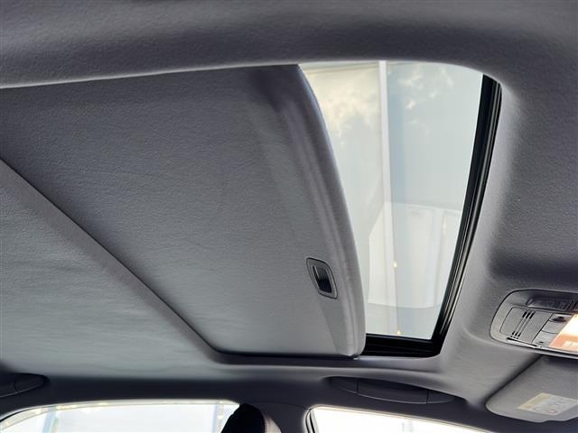 クラウンハイブリッド アスリートS ブラックスタイル ☆メーカーオプションナビ【AM/FM/BT/USB/CD/DVD/ワンセグTV】☆バックカメラ☆サンルーフ☆ブラックスタイル専用18インチホイール☆ETC☆前席パワーシート(10枚目)