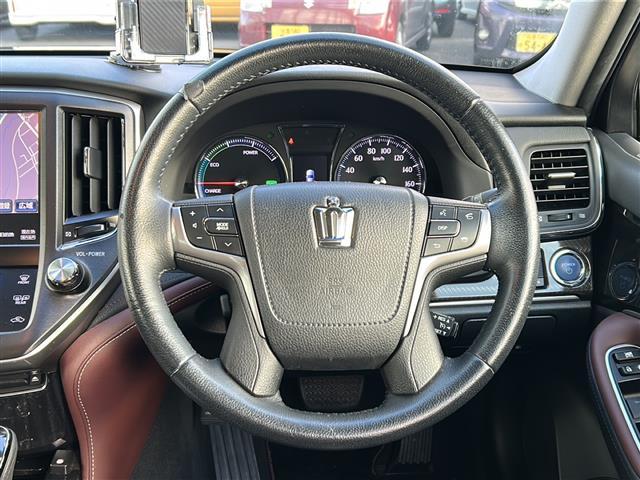 クラウンハイブリッド アスリートS ブラックスタイル ☆メーカーオプションナビ【AM/FM/BT/USB/CD/DVD/ワンセグTV】☆バックカメラ☆サンルーフ☆ブラックスタイル専用18インチホイール☆ETC☆前席パワーシート(12枚目)