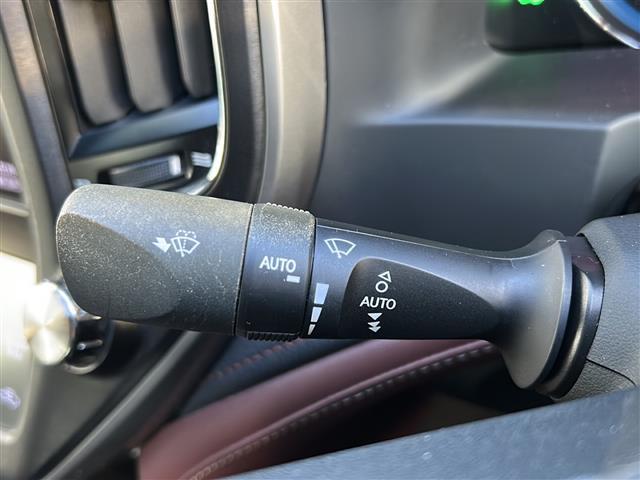 クラウンハイブリッド アスリートS ブラックスタイル ☆メーカーオプションナビ【AM/FM/BT/USB/CD/DVD/ワンセグTV】☆バックカメラ☆サンルーフ☆ブラックスタイル専用18インチホイール☆ETC☆前席パワーシート(16枚目)