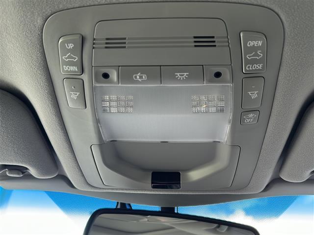 クラウンハイブリッド アスリートS ブラックスタイル ☆メーカーオプションナビ【AM/FM/BT/USB/CD/DVD/ワンセグTV】☆バックカメラ☆サンルーフ☆ブラックスタイル専用18インチホイール☆ETC☆前席パワーシート(22枚目)