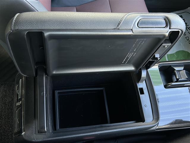 クラウンハイブリッド アスリートS ブラックスタイル ☆メーカーオプションナビ【AM/FM/BT/USB/CD/DVD/ワンセグTV】☆バックカメラ☆サンルーフ☆ブラックスタイル専用18インチホイール☆ETC☆前席パワーシート(24枚目)