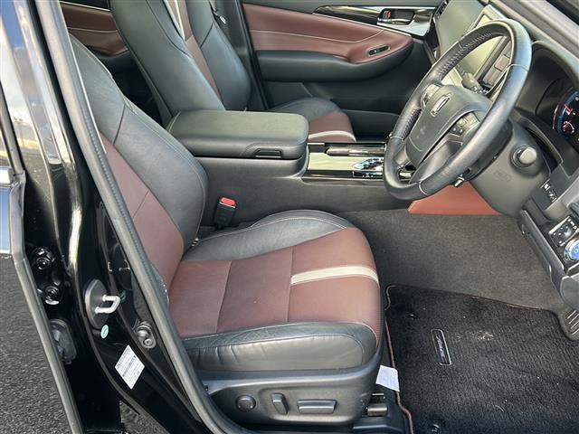 クラウンハイブリッド アスリートS ブラックスタイル ☆メーカーオプションナビ【AM/FM/BT/USB/CD/DVD/ワンセグTV】☆バックカメラ☆サンルーフ☆ブラックスタイル専用18インチホイール☆ETC☆前席パワーシート(30枚目)