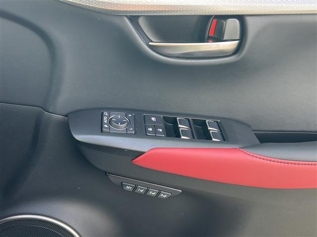 NX NX300 Fスポーツ ☆メーカーナビ【AM/FM/CD/DVD/SD/USB/BT/フルセグTV】☆アラウンドビューモニター☆サンルーフ☆3眼LEDヘッドライト☆レクサスセーフティ・レーダークルーズコントロール(21枚目)