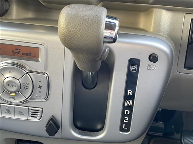 ＮＶ１００クリッパーリオ Ｅ　フローティングディスプレイオーディオ（ＡＭ／ＦＭ／ＢＴ／ＵＳＢ）／コーナーセンサー／衝突軽減ブレーキ／車線逸脱警報／ＥＴＣ／バックカメラ／前後ドライブレコーダー／Ｄ席シートヒーター（14枚目）