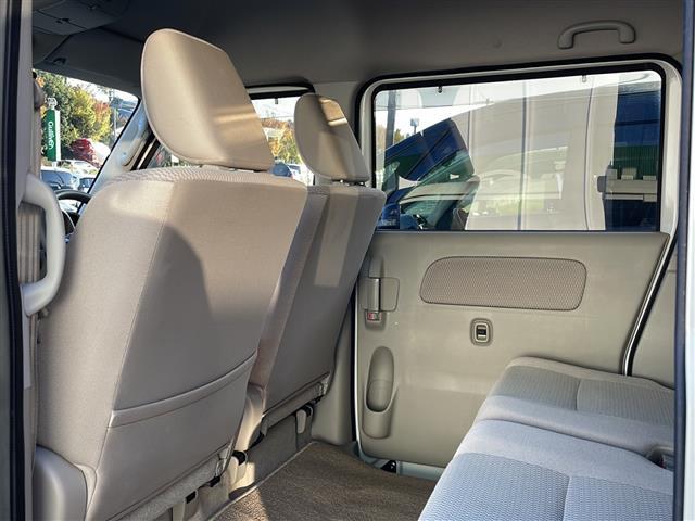 ＮＶ１００クリッパーリオ Ｅ　フローティングディスプレイオーディオ（ＡＭ／ＦＭ／ＢＴ／ＵＳＢ）／コーナーセンサー／衝突軽減ブレーキ／車線逸脱警報／ＥＴＣ／バックカメラ／前後ドライブレコーダー／Ｄ席シートヒーター（30枚目）