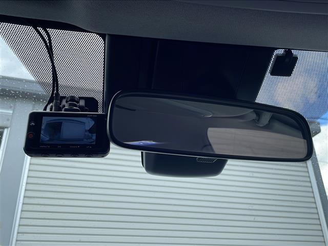 プリウス Ｓツーリングセレクション　純正９インチナビ　ＩＣＯＮＩＣモデリスタフルエアロ　モデリスタメッキガーニッシュ　モデリスタ１７インチホイール　ドライブレコーダー　クルーズコントロール　シートヒーター　ＥＴＣ　フォグランプ　ＬＥＤ（18枚目）