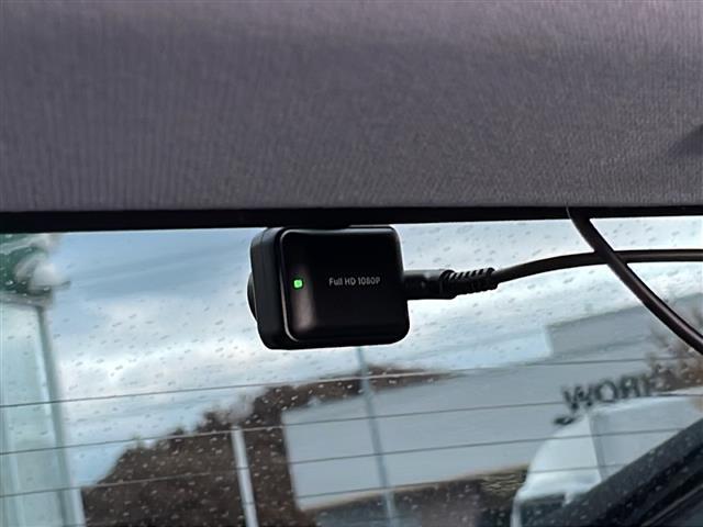 プリウス Ｓツーリングセレクション　純正９インチナビ　ＩＣＯＮＩＣモデリスタフルエアロ　モデリスタメッキガーニッシュ　モデリスタ１７インチホイール　ドライブレコーダー　クルーズコントロール　シートヒーター　ＥＴＣ　フォグランプ　ＬＥＤ（19枚目）