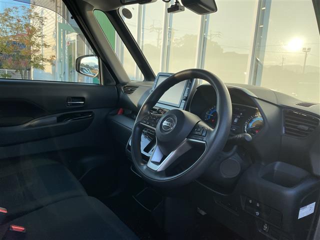 ルークス ハイウェイスター　Ｘ　プロパイロットエディション　純正９インチナビ／（ＡＭ／ＦＭ／ＣＤ／ＤＶＤ／ＳＤ／ＵＳＢ／ＢＴ／フルセグ）／プロパイロット／前後コーナーセンサー／衝突軽減ブレーキ／車線逸脱警報／先行車発進お知らせ機能／標識認識機能（27枚目）