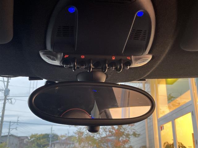 ＭＩＮＩ ジョンクーパーワークス　クラブマン　Ｃａｒｒｏｚｚｅｒｉａナビ　バックカメラ　Ｈａｒｍｏｎ　Ｋａｒｄｏｎサウンド　シートヒーター　純正１７インチアルミホイール　ＥＴＣ　横滑り防止装置　レザーシート　アイドリングストップ　フォグランプ（17枚目）