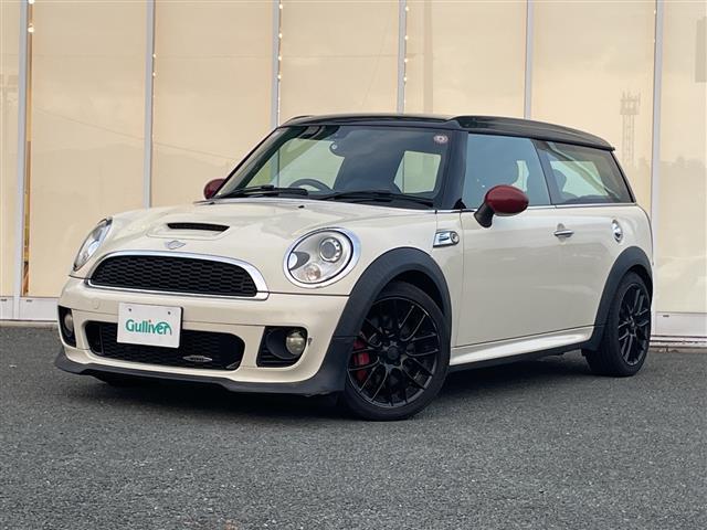 ＭＩＮＩ ジョンクーパーワークス　クラブマン　Ｃａｒｒｏｚｚｅｒｉａナビ　バックカメラ　Ｈａｒｍｏｎ　Ｋａｒｄｏｎサウンド　シートヒーター　純正１７インチアルミホイール　ＥＴＣ　横滑り防止装置　レザーシート　アイドリングストップ　フォグランプ（21枚目）