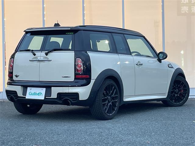 ＭＩＮＩ ジョンクーパーワークス　クラブマン　Ｃａｒｒｏｚｚｅｒｉａナビ　バックカメラ　Ｈａｒｍｏｎ　Ｋａｒｄｏｎサウンド　シートヒーター　純正１７インチアルミホイール　ＥＴＣ　横滑り防止装置　レザーシート　アイドリングストップ　フォグランプ（24枚目）