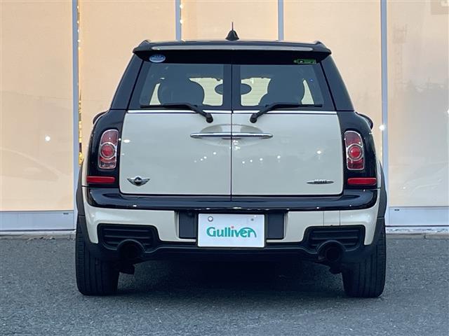 ＭＩＮＩ ジョンクーパーワークス　クラブマン　Ｃａｒｒｏｚｚｅｒｉａナビ　バックカメラ　Ｈａｒｍｏｎ　Ｋａｒｄｏｎサウンド　シートヒーター　純正１７インチアルミホイール　ＥＴＣ　横滑り防止装置　レザーシート　アイドリングストップ　フォグランプ（25枚目）