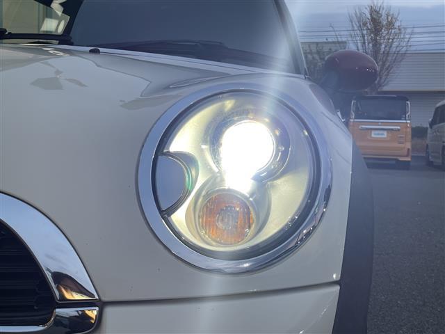 ＭＩＮＩ ジョンクーパーワークス　クラブマン　Ｃａｒｒｏｚｚｅｒｉａナビ　バックカメラ　Ｈａｒｍｏｎ　Ｋａｒｄｏｎサウンド　シートヒーター　純正１７インチアルミホイール　ＥＴＣ　横滑り防止装置　レザーシート　アイドリングストップ　フォグランプ（27枚目）