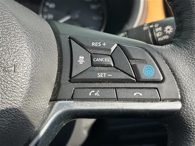 キックス Ｘ　ツートーンインテリアエディション　☆プロパイロット☆純正ナビ（ＢＴ／ＤＩＳＣ）☆アラウンドビューモニター☆Ｂカメラ☆サイドカメラ☆フロントカメラ☆レーダークルーズコントロール☆ＬＥＤヘッドライト☆オートライト☆フォグランプ（10枚目）