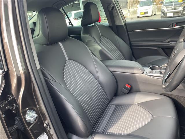 カムリ WS 純正8インチナビ バックカメラ レーダークルーズコントロール BSM ETC フルセグTV 電動Pブレーキ HOLDボタン リアサンシェード デュアルエアコン クリアランスソナー 車線逸脱警報(23枚目)