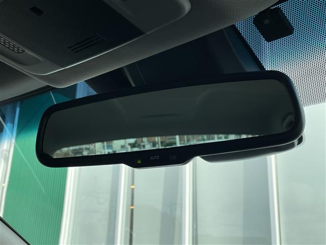 カムリ WS 純正8インチナビ バックカメラ レーダークルーズコントロール BSM ETC フルセグTV 電動Pブレーキ HOLDボタン リアサンシェード デュアルエアコン クリアランスソナー 車線逸脱警報(32枚目)