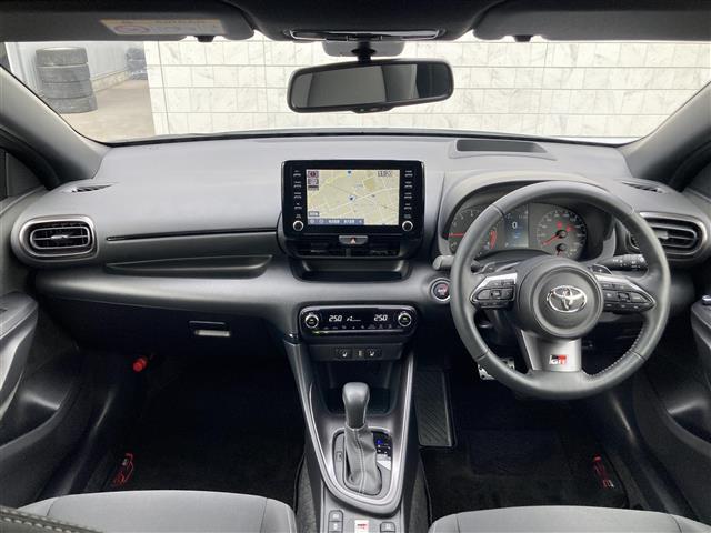 ＧＲヤリス ＲＳ　Ｔｏｙｏｔａ　Ｓａｆｅｔｙ　Ｓｅｎｓｅ　純正８インチナビ　フルセグＴＶ　ＥＴＣ　バックモニター　ＬＥＤヘッドランプ　レーダークルーズコントロール　シートヒーター　ヘッドアップディスプレイ（2枚目）