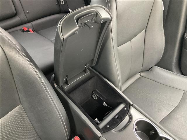 スカイライン ２００ＧＴ－ｔタイプＰ　純正メーカーナビ　フルセグＴＶ　ＥＴＣ　アラウンドビューモニター　ＬＥＤヘッドランプ　ブラックレザーシート　シートヒーター＆パワーシート　レーダークルーズコントロール　クリアランスソナー　スマートキー（40枚目）