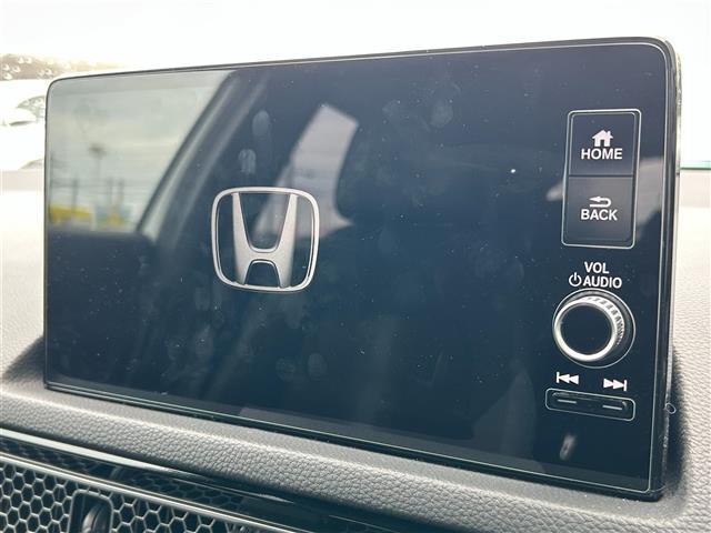 シビック ＬＸ　ワンオーナー　リアウイング　ＨｏｎｄａＳＥＮＳＩＮＧ　純正９インチナビ　フルセグＴＶ　ＥＴＣ２．０　バックモニター　ドライブレコーダー　ＬＥＤヘッドライト　レーダークルーズコントロール　スマートキー（3枚目）