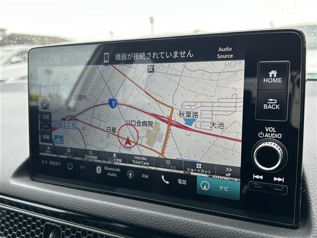 シビック ＬＸ　ワンオーナー　リアウイング　ＨｏｎｄａＳＥＮＳＩＮＧ　純正９インチナビ　フルセグＴＶ　ＥＴＣ２．０　バックモニター　ドライブレコーダー　ＬＥＤヘッドライト　レーダークルーズコントロール　スマートキー（4枚目）