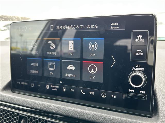 シビック ＬＸ　ワンオーナー　リアウイング　ＨｏｎｄａＳＥＮＳＩＮＧ　純正９インチナビ　フルセグＴＶ　ＥＴＣ２．０　バックモニター　ドライブレコーダー　ＬＥＤヘッドライト　レーダークルーズコントロール　スマートキー（5枚目）