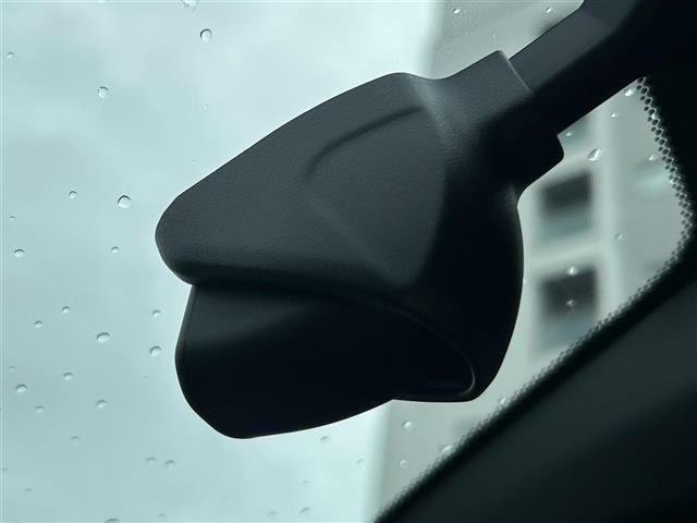 シビック ＬＸ　ワンオーナー　リアウイング　ＨｏｎｄａＳＥＮＳＩＮＧ　純正９インチナビ　フルセグＴＶ　ＥＴＣ２．０　バックモニター　ドライブレコーダー　ＬＥＤヘッドライト　レーダークルーズコントロール　スマートキー（9枚目）