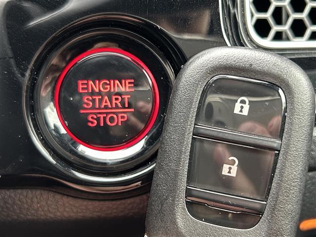 シビック ＬＸ　ワンオーナー　リアウイング　ＨｏｎｄａＳＥＮＳＩＮＧ　純正９インチナビ　フルセグＴＶ　ＥＴＣ２．０　バックモニター　ドライブレコーダー　ＬＥＤヘッドライト　レーダークルーズコントロール　スマートキー（11枚目）