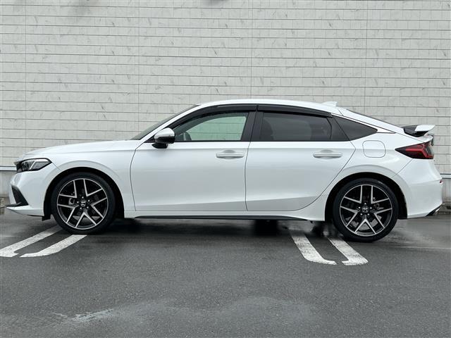 シビック ＬＸ　ワンオーナー　リアウイング　ＨｏｎｄａＳＥＮＳＩＮＧ　純正９インチナビ　フルセグＴＶ　ＥＴＣ２．０　バックモニター　ドライブレコーダー　ＬＥＤヘッドライト　レーダークルーズコントロール　スマートキー（21枚目）