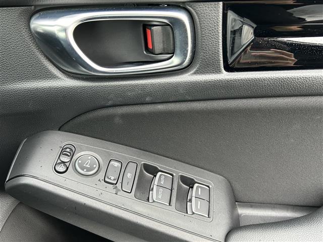 シビック ＬＸ　ワンオーナー　リアウイング　ＨｏｎｄａＳＥＮＳＩＮＧ　純正９インチナビ　フルセグＴＶ　ＥＴＣ２．０　バックモニター　ドライブレコーダー　ＬＥＤヘッドライト　レーダークルーズコントロール　スマートキー（27枚目）