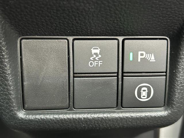 シビック ＬＸ　ワンオーナー　リアウイング　ＨｏｎｄａＳＥＮＳＩＮＧ　純正９インチナビ　フルセグＴＶ　ＥＴＣ２．０　バックモニター　ドライブレコーダー　ＬＥＤヘッドライト　レーダークルーズコントロール　スマートキー（29枚目）