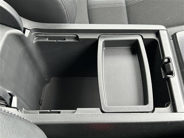 シビック ＬＸ　ワンオーナー　リアウイング　ＨｏｎｄａＳＥＮＳＩＮＧ　純正９インチナビ　フルセグＴＶ　ＥＴＣ２．０　バックモニター　ドライブレコーダー　ＬＥＤヘッドライト　レーダークルーズコントロール　スマートキー（42枚目）