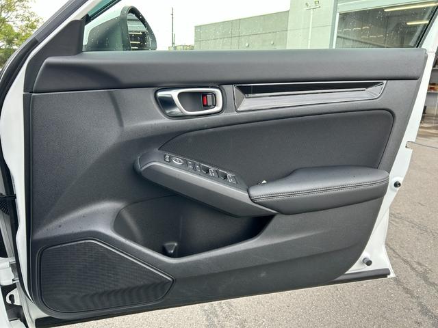 シビック ＬＸ　ワンオーナー　リアウイング　ＨｏｎｄａＳＥＮＳＩＮＧ　純正９インチナビ　フルセグＴＶ　ＥＴＣ２．０　バックモニター　ドライブレコーダー　ＬＥＤヘッドライト　レーダークルーズコントロール　スマートキー（46枚目）