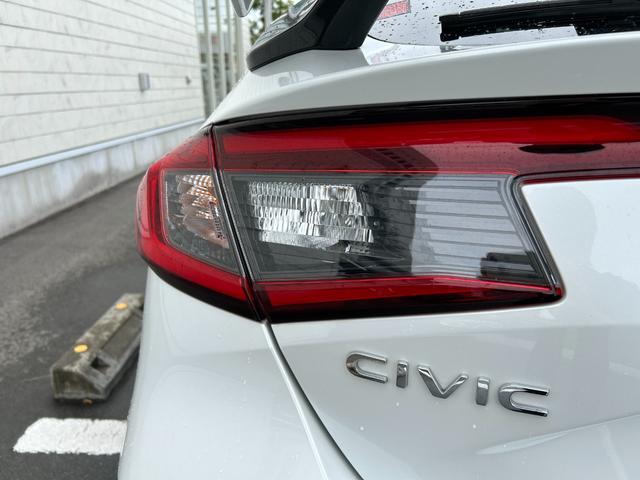 シビック ＬＸ　ワンオーナー　リアウイング　ＨｏｎｄａＳＥＮＳＩＮＧ　純正９インチナビ　フルセグＴＶ　ＥＴＣ２．０　バックモニター　ドライブレコーダー　ＬＥＤヘッドライト　レーダークルーズコントロール　スマートキー（47枚目）