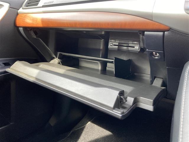 ＣＴ ＣＴ２００ｈ　バージョンＣ　純正ＨＤＤナビ　フルセグＴＶ　ＥＴＣ　バックモニター　前方ドライブレコーダー　クルーズコントロール　シートヒーター　革巻きステアリング　ステアリングスイッチ　純正１６インチアルミ　スマートキー（41枚目）