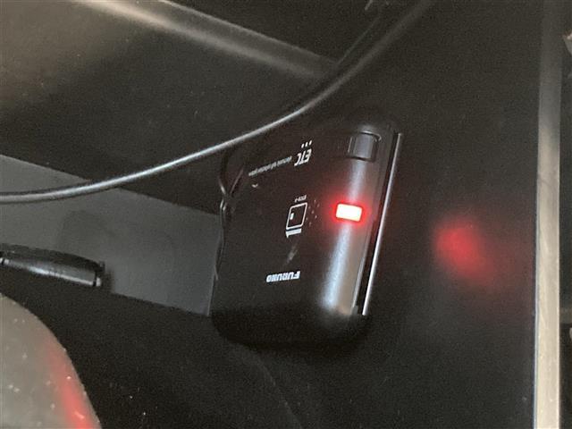 スペーシアギア ハイブリッドＸＺ　ワンオーナー　スズキセーフティサポート　純正ナビ　フルセグＴＶ　ＥＴＣ　バックモニター　ドライブレコーダー　ＬＥＤヘッドランプ　レーダークルーズコントロール　シートヒーター　両側パワースライドドア（6枚目）